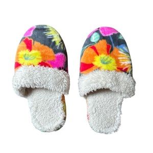 Vera Bradley Jazzy Blooms Pink and Orange Floral Slippers
